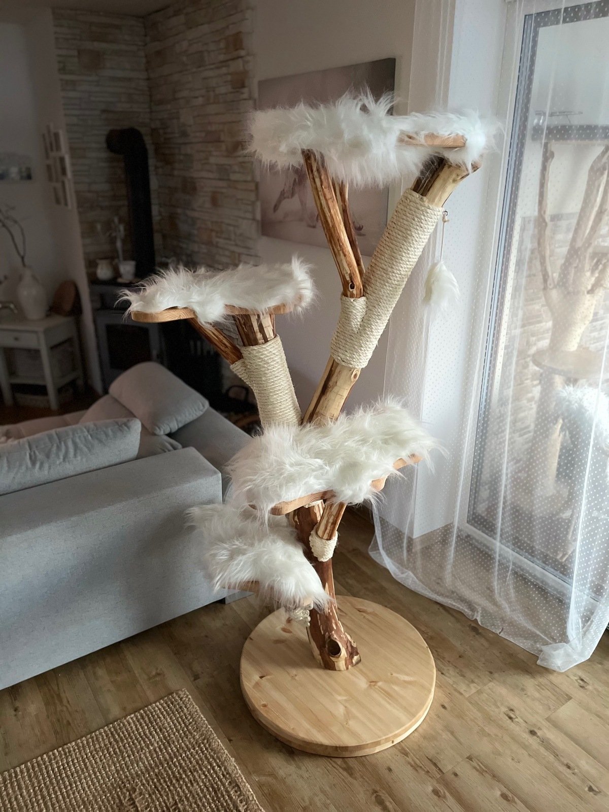 Katzenkratzbaum Massivholz weiß braun