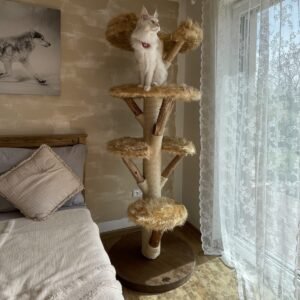 katzenkratzbaum-nut-hellbraune-liegeflaechen