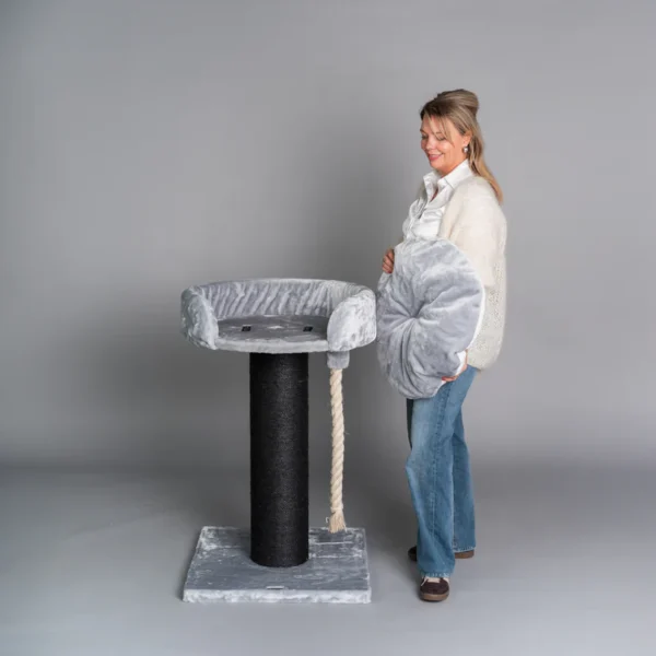 katzenkratzbaum-klein-grau