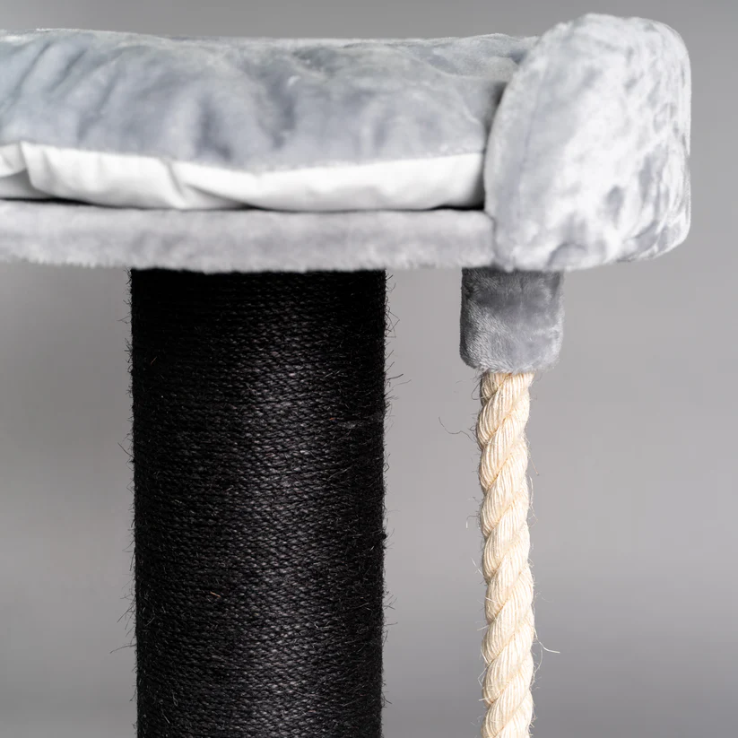 grau kleiner Katzenkratzbaum